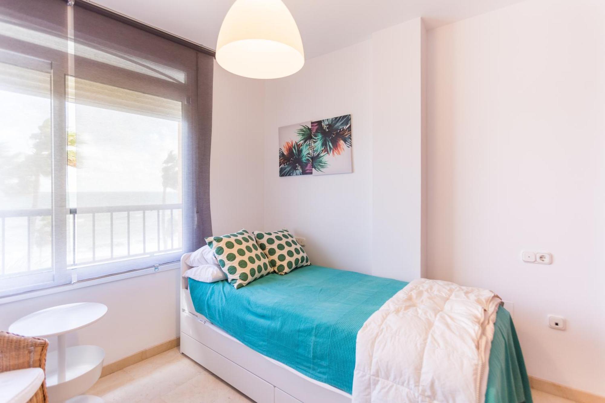 Bonito Apartamento En Primera Linea De Playa Estepona Dış mekan fotoğraf