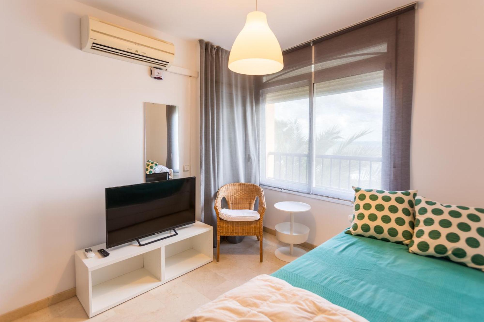 Bonito Apartamento En Primera Linea De Playa Estepona Dış mekan fotoğraf