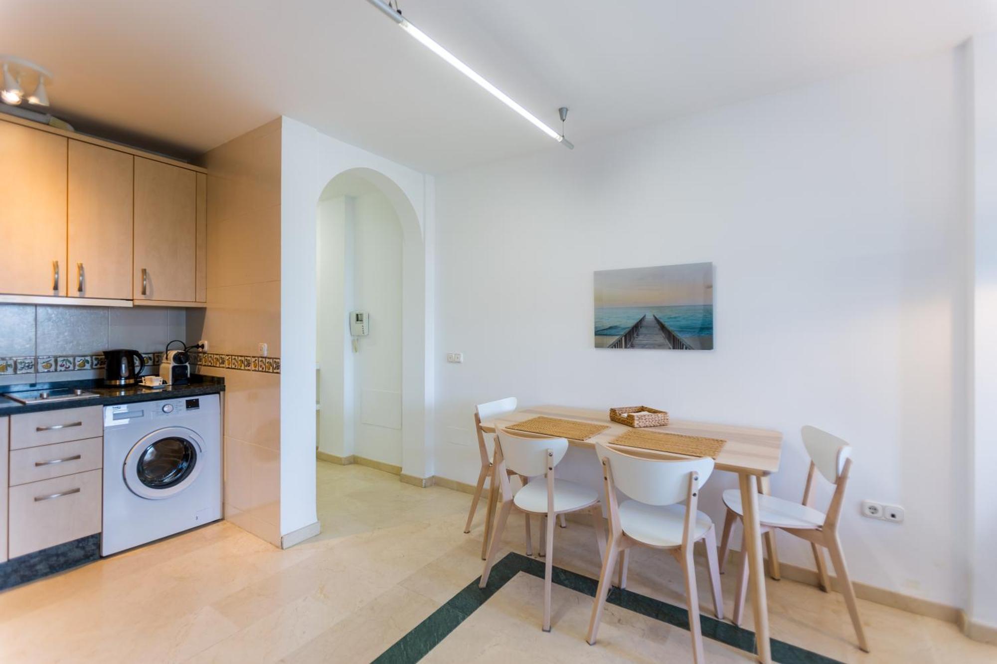 Bonito Apartamento En Primera Linea De Playa Estepona Dış mekan fotoğraf